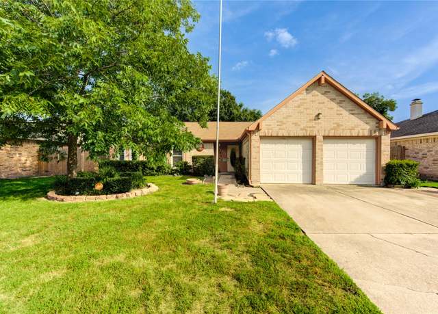 Property at 10115 Crescent Moon Dr, Houston, TX 77064, 3 beds, 2 baths
