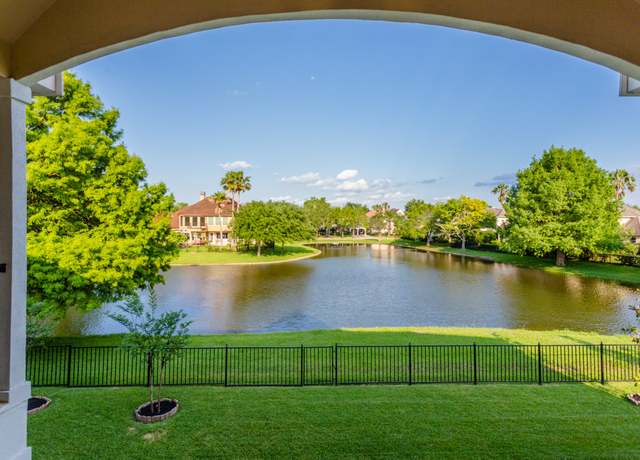 Property at 14 Lake Mist Ct, Sugar Land, TX 77479, 5 beds, 4.5 baths