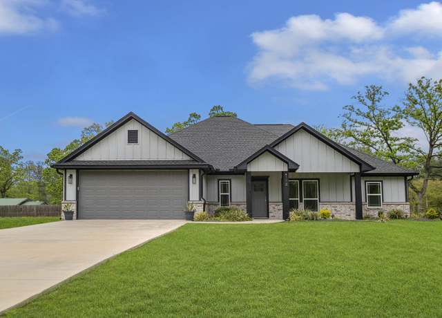Property at 182 Lakeshore Dr, Brookeland, TX 75931, 3 beds, 2 baths