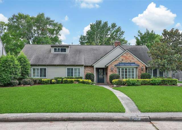 Property at 807 Frostwood Dr, Houston, TX 77024, 4 beds, 2.5 baths