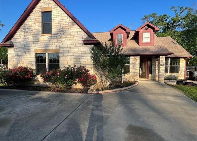 Property at 6389 Waukegan Rd, Conroe, TX 77306, 5 beds, 3.5 baths