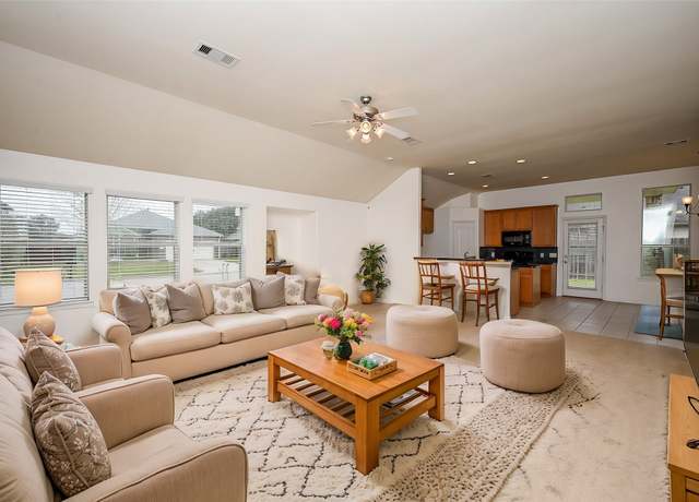 Property at 6846 Durango Creek Dr, Magnolia, TX 77354, 3 beds, 2 baths