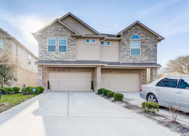Property at 529 N 6th St, La Porte, TX 77571, 4 beds, 2.5 baths