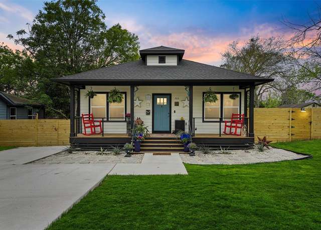 Property at 703 W Fifth St, Brenham, TX 77833, 3 beds, 2 baths