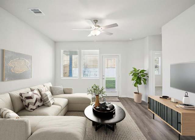 Property at 1662 Shae Oak Ln, Conroe, TX 77304, 3 beds, 2 baths