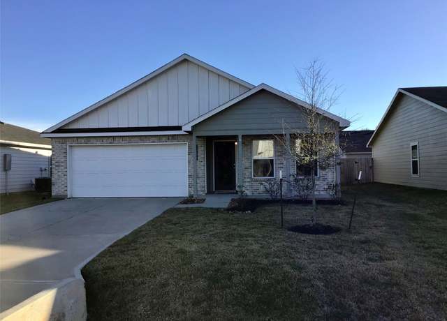 Property at 15690 Briar Forest Dr, Conroe, TX 77306, 4 beds, 2 baths