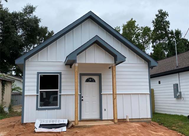 Property at 16897 W Alderson, Montgomery, TX 77316, 2 beds, 1 bath