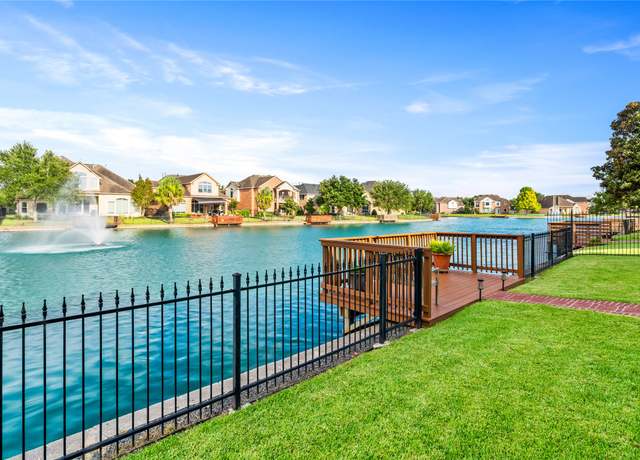 Property at 5119 Weatherstone Cir, Sugar Land, TX 77479, 4 beds, 3.5 baths