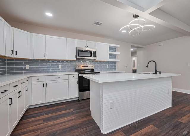 Property at 5032 Briscoe St, Houston, TX 77033, 4 beds, 3 baths