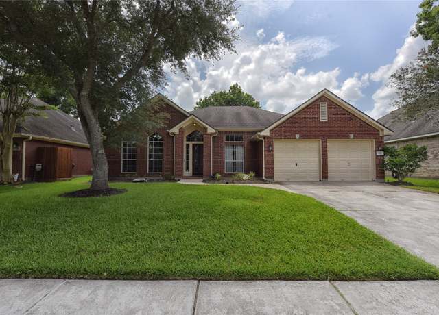 Property at 3118 E Webber Dr, Pearland, TX 77584, 4 beds, 2 baths