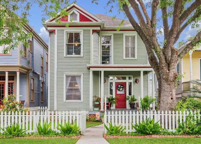 Property at 3013 Avenue O 1/2, Galveston, TX 77550, 3 beds, 2 baths