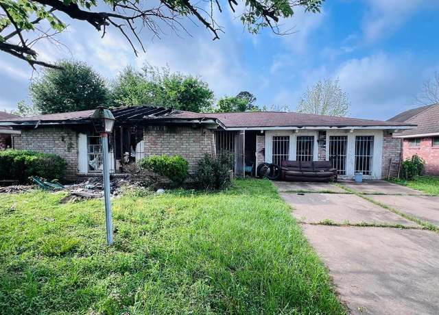 Property at 2007 Dormstom Ln, Houston, TX 77088, 3 beds, 1.5 baths