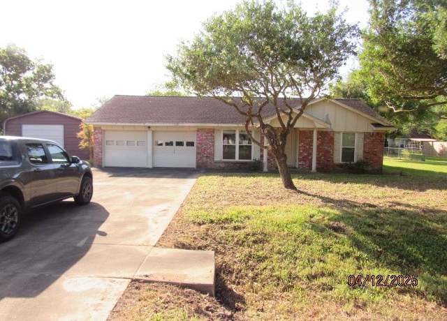 Property at 6819 Meadowlark Dr, Alvin, TX 77511, 3 beds, 2 baths