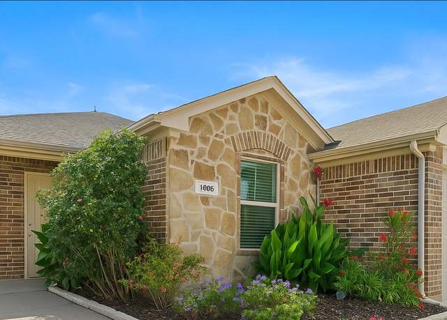 Property at 1056 Decker Dr, Fate, TX 75189, 4 beds, 2 baths