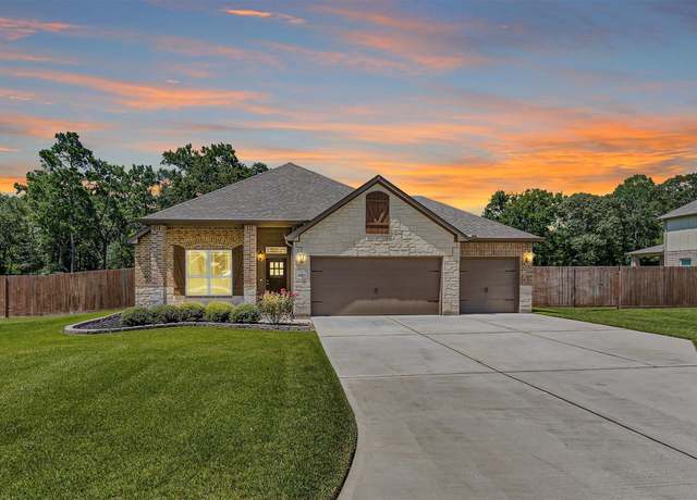 Property at 16057 Deer Pines Dr, Conroe, TX 77303, 4 beds, 2 baths