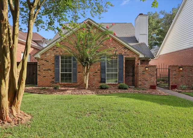 Property at 38 Sandelwood Trl, Beaumont, TX 77706, 3 beds, 2.5 baths