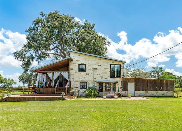 Property at 637 County Road 728b, Sweeny, TX 77480, 3 beds, 2 baths