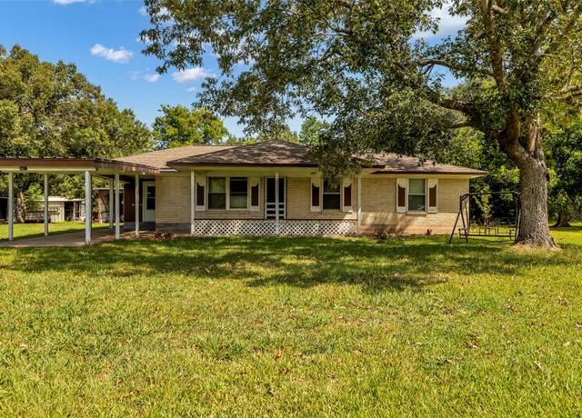 Property at 302 Channelview Dr, Anahuac, TX 77514, 3 beds, 2 baths