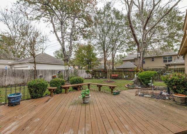 Property at 12135 Oakcroft Dr, Houston, TX 77070, 3 beds, 2.5 baths