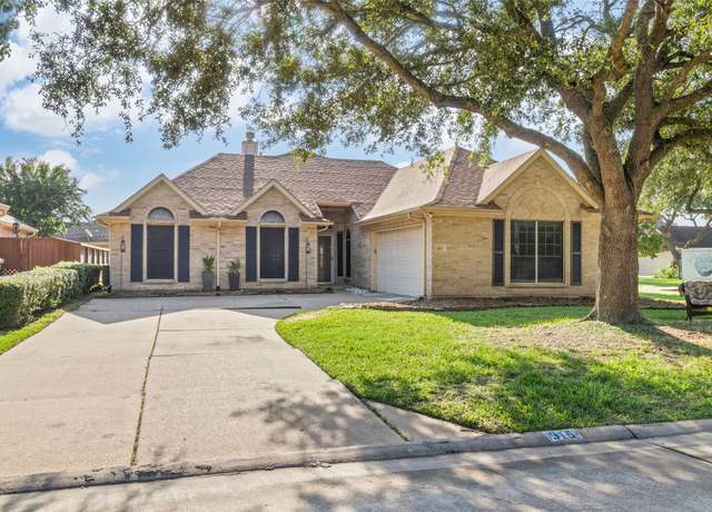 Property at 915 W Palmcrest Ct, Pearland, TX 77584, 2 beds, 2 baths