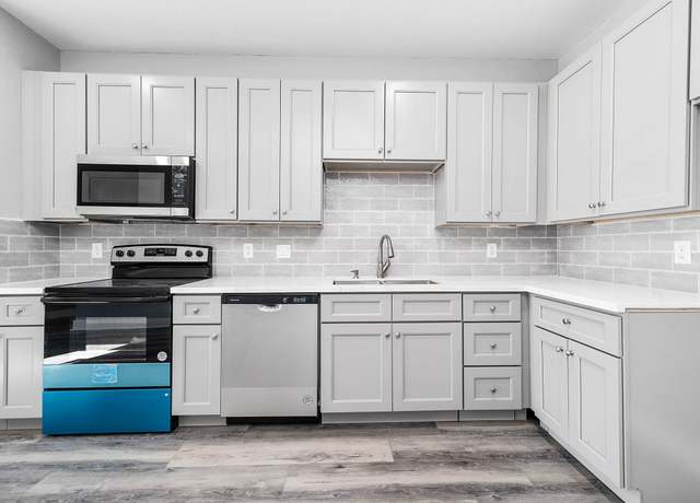 Property at 16986 W Hammon St, Montgomery, TX 77316, 3 beds, 2.5 baths