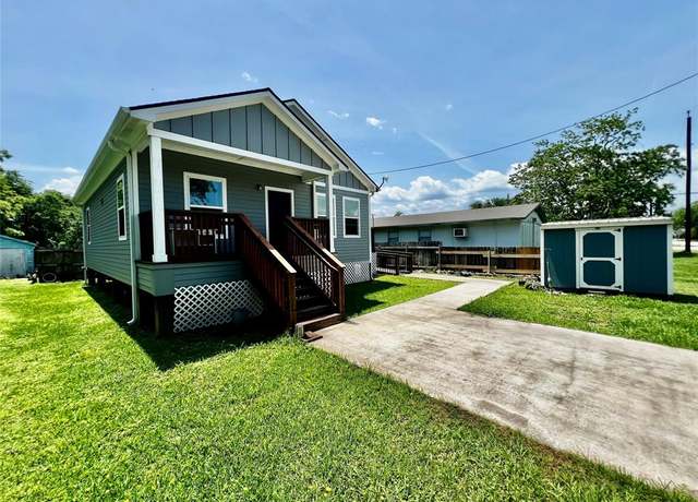 Property at 313 Rorem Ave, Palacios, TX 77465, 2 beds, 2 baths