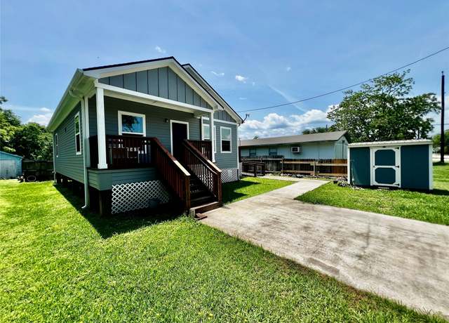 Property at 313 Rorem Ave, Palacios, TX 77465, 2 beds, 2 baths