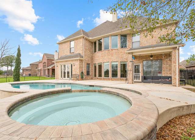 Property at 9710 Lansing Meadows Dr, Humble, TX 77396, 4 beds, 3.5 baths