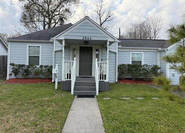 Property at 2044 Des Jardines St, Houston, TX 77023, 3 beds, 2 baths