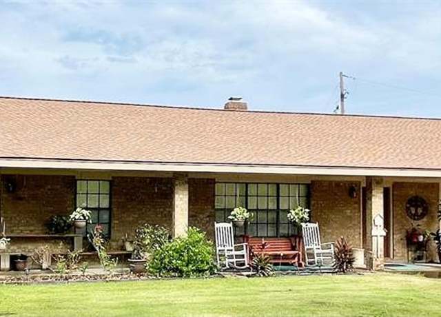 Property at 331 County Road 735, Angleton, TX 77515, 3 beds, 2 baths