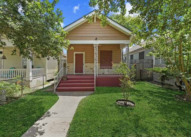 Property at 2212 32nd St, Galveston, TX 77550, 2 beds, 1 bath