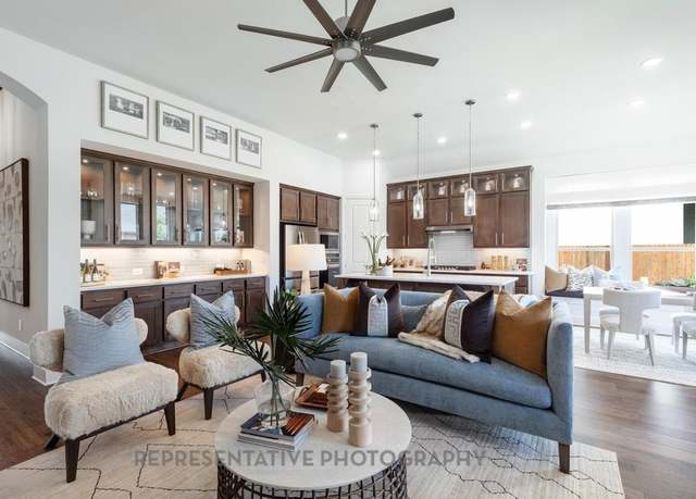 Property at 116 Silverbow Creek Way, Conroe, TX 77304, 3 beds, 2.5 baths