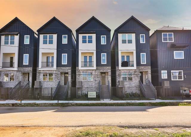 Property at 1022 W 15th 1/2 St Unit B, Houston, TX 77008, 3 beds, 3.5 baths