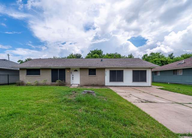 Property at 5742 Schevers St, Houston, TX 77033, 7 beds, 1.5 baths