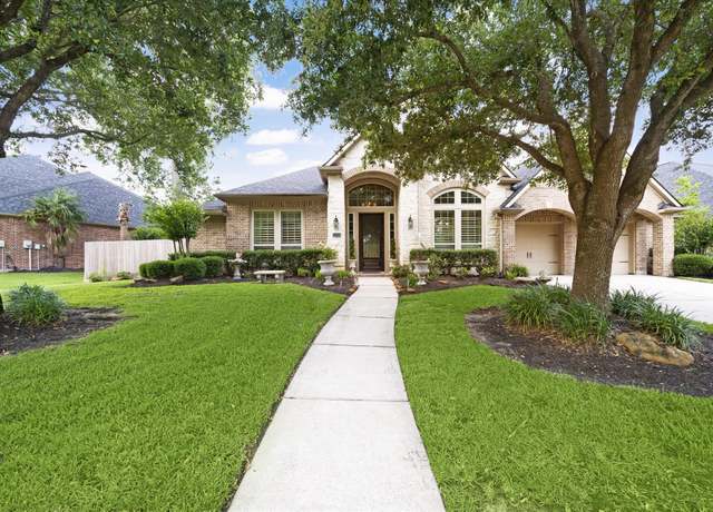 Property at 13535 Delwood Springs Ln, Houston, TX 77044, 4 beds, 3.5 baths