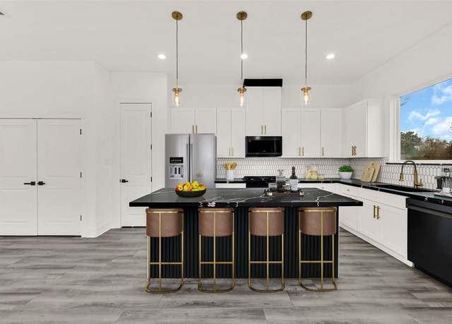 Property at 4404 Bond St, Houston, TX 77026, 3 beds, 2.5 baths