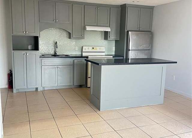 Property at 5526 Stonewall St, Houston, TX 77020, 4 beds, 1 bath