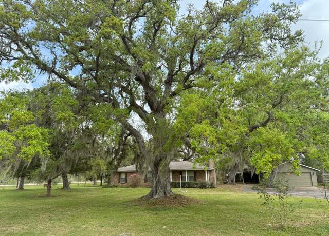 Property at 15829 County Road 946, Brazoria, TX 77422, 3 beds, 2 baths
