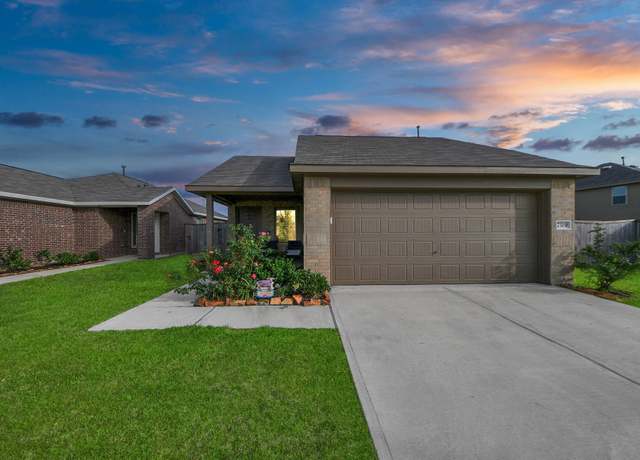 Property at 7319 Clover Chase Dr, Katy, TX 77493, 4 beds, 2 baths