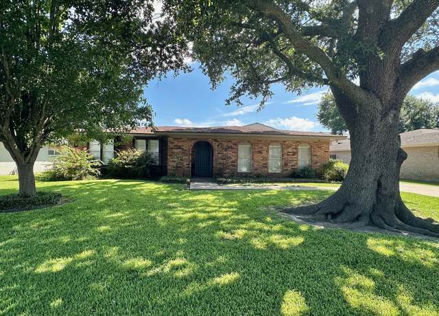 Property at 4510 Graves Ave, Groves, TX 77619, 3 beds, 2 baths