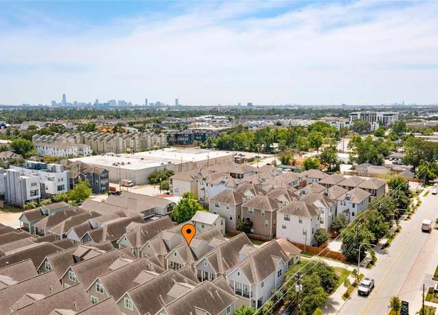 Property at 904 W 20th St Unit C, Houston, TX 77008, 3 beds, 3 baths