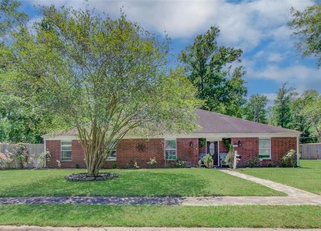 Property at 2404 Hollywood Ave, Liberty, TX 77575, 4 beds, 2.5 baths