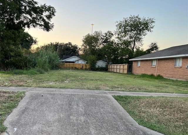 Property at 3110 Hutchins St, Houston, TX 77004