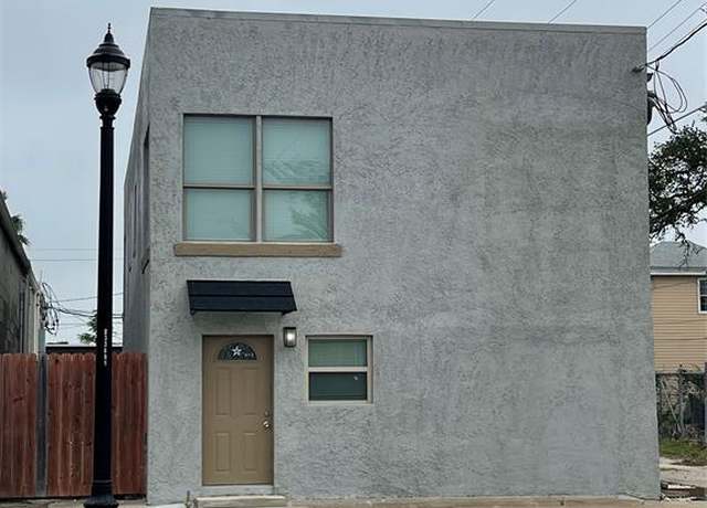 Property at 1010 27th St, Galveston, TX 77550, 6 beds, 2 baths