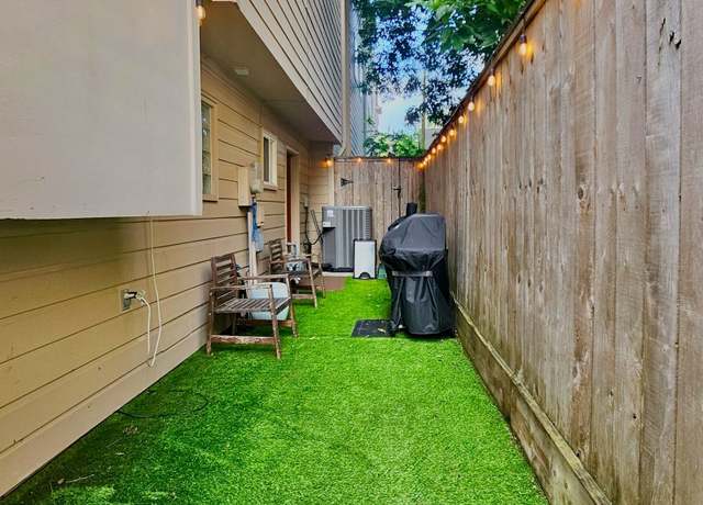Property at 939 Colorado St #8, Houston, TX 77007, 3 beds, 2.5 baths