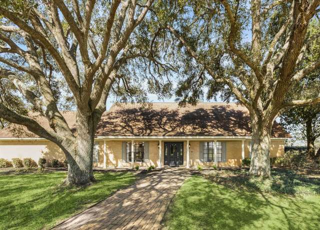 Property at 1014 River Plant Rd, Eagle Lake, TX 77434, 3 beds, 2.5 baths