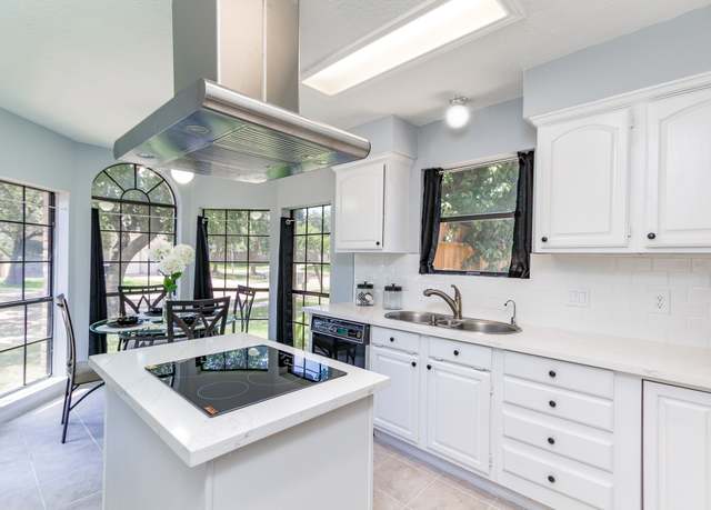 Property at 16418 Red Oak Dr, Missouri City, TX 77489, 3 beds, 2 baths