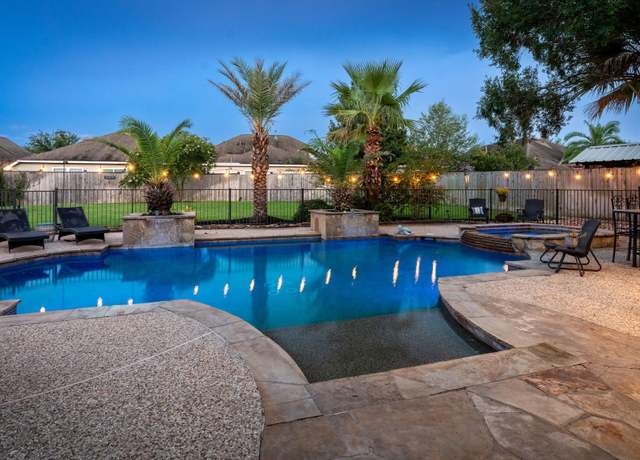 Property at 31102 Oak Forest Hollow Ln, Spring, TX 77386, 3 beds, 3 baths