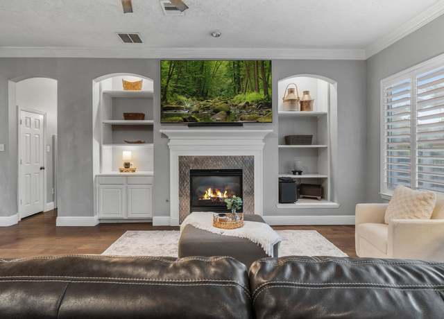 Property at 31102 Oak Forest Hollow Ln, Spring, TX 77386, 3 beds, 3 baths