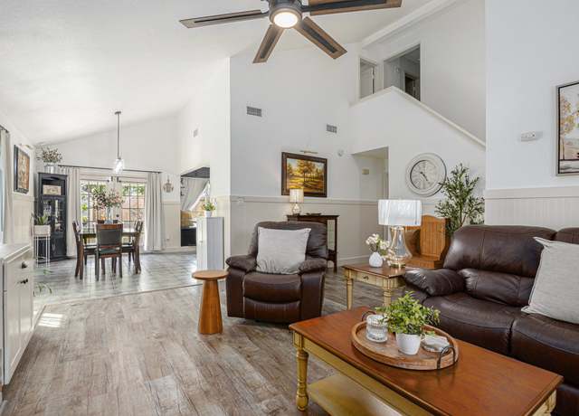 Property at 19747 Oakland Valley Dr, Katy, TX 77449, 5 beds, 2 baths